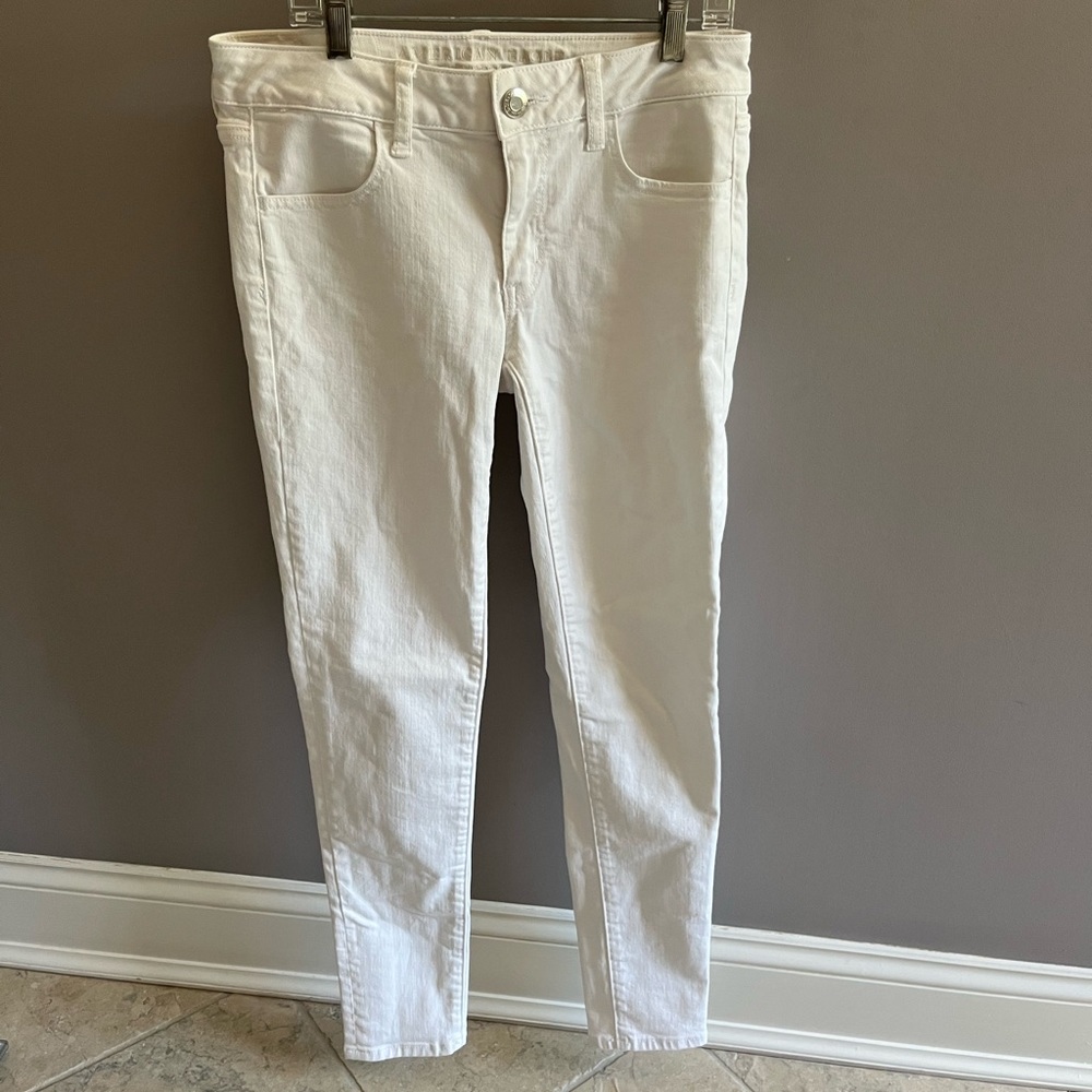 White jeans from American eagle size 4